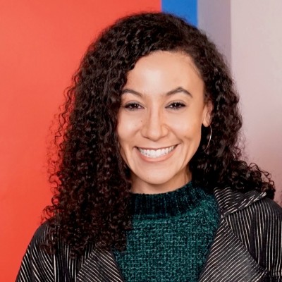 Headshot of Sahara Bushue
